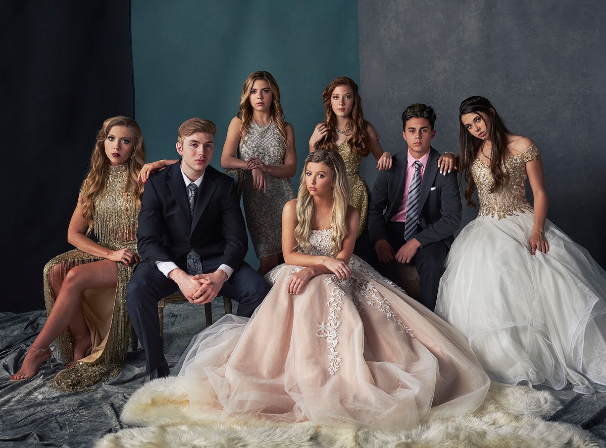 prom dates pose for group photo for vanity fair prom photos dallas