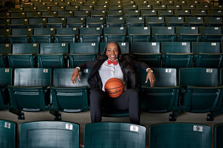 prosper senior portraits jordyn oliver at prosper arena bleachers