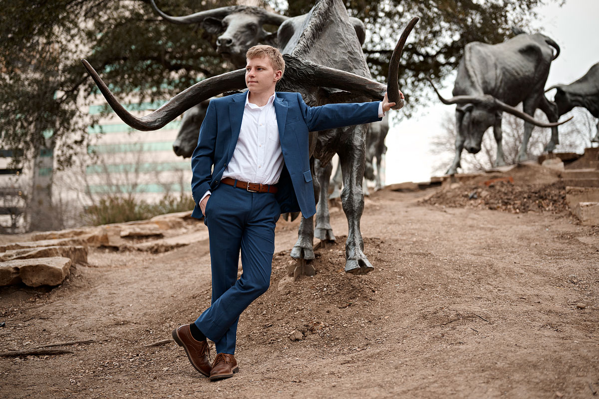 marcus high senior portraits for guys twins dallas texas photographer pioneer plaza